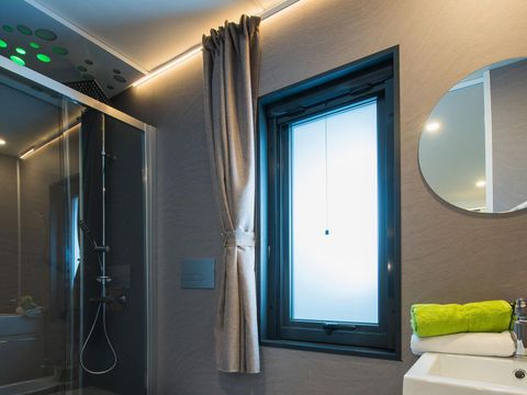 VILLA 4 personnes - Eco Luxury 2 chambres avec terrasse et vue mer