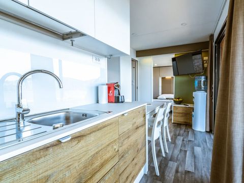 VILLA 4 personnes - Deluxe 2 chambres avec terrasse et piscine