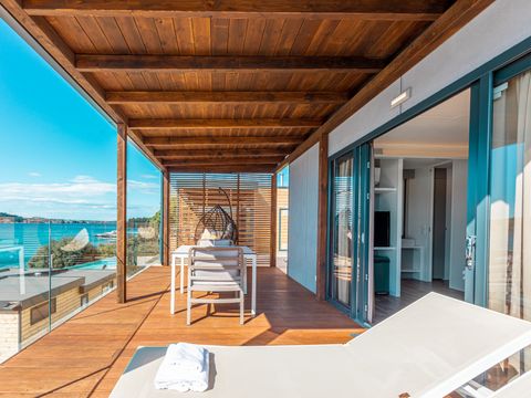 VILLA 2 personnes - Luxury couple avec terrasse et vue mer (pas de cuisine)