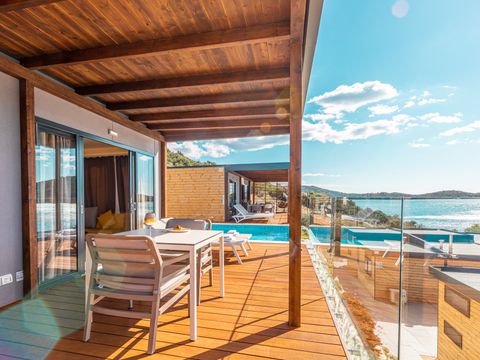 VILLA 2 personnes - Luxury couple avec terrasse et vue mer (pas de cuisine)