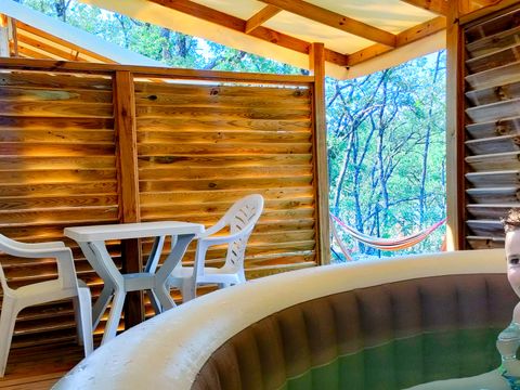 MOBILHOME 2 personnes - TENNESSY STANDARD AVEC SPA