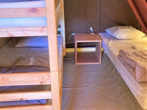 TENTE TOILE ET BOIS 5 personnes - Tente Pilotis 2 chambres. Arrivée 16h Départ 10h. Max