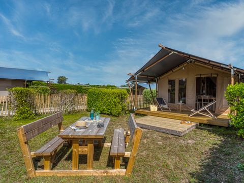 TENTE TOILE ET BOIS 5 personnes - Lodge (sans sanitaires)