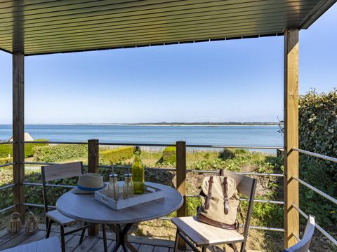 BUNGALOW 4 personnes - Cabane 2 chambres  Vue Mer (avec sanitaires privatifs sur l'emplacement)