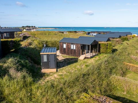BUNGALOW 4 personnes - Cabane 2 chambres  Vue Mer (avec sanitaires privatifs sur l'emplacement)