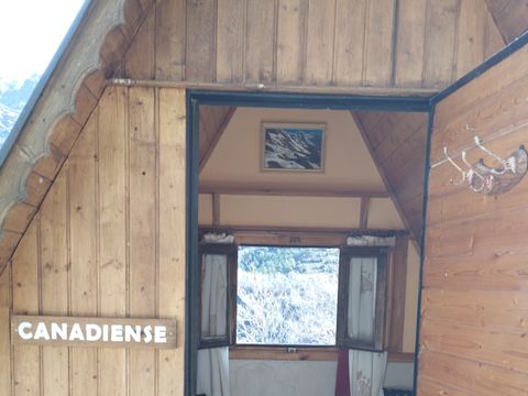 HÉBERGEMENT INSOLITE 2 personnes - Cabane CANADIENSE à la nuitée