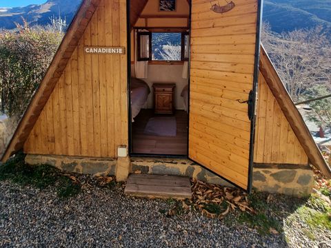 HÉBERGEMENT INSOLITE 2 personnes - Cabane CANADIENSE à la nuitée
