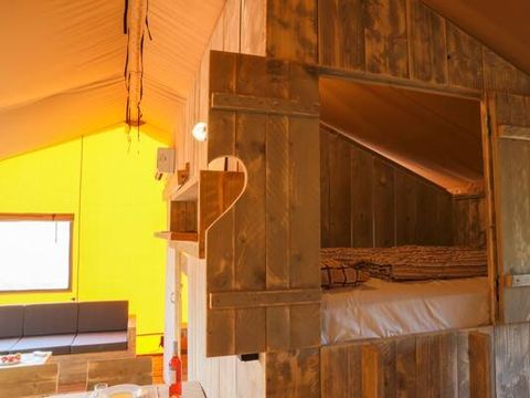 Tente en toile et en bois 6 personnes - Tente Safari Lodge | 3 Ch. | 6 Pers. | Terrasse surélevée | Clim.