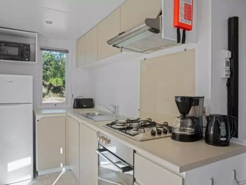 Bungalow 6 personnes - Mobil-home | Premium | 3 Ch. | 6 Pers. | Terrasse surélevée | 1 SDB | Clim.