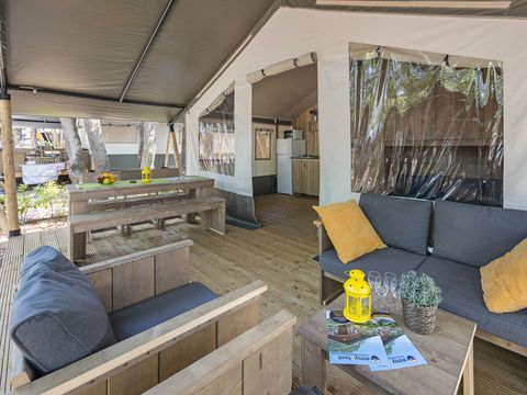 Tente en toile et en bois 6 personnes - Aminess Maravea - Tente Safari + sanitaires (6P)