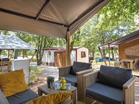 TENTE TOILE ET BOIS 4 personnes - Aminess Maravea - Tente Safari + sanitaires (4P)