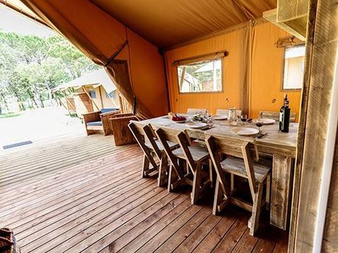 TENTE 6 personnes - Tente Safari Lodge | 3 Ch. | 6 Pers. | Terrasse surélevée | 1 SDB | Clim.