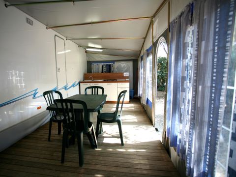 CARAVANE 4 personnes - Maxi Caravan - prix pour 2 personnes
