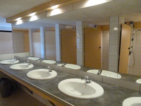 Emplacement - B Tente ou Caravane 90 m²