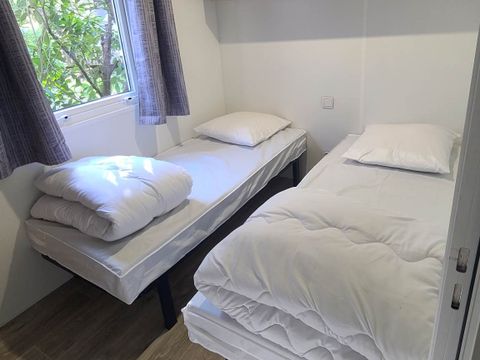 MOBILHOME 6 personnes - Mobil-home Confort - 3 chambres - Clim - TV - 33m²