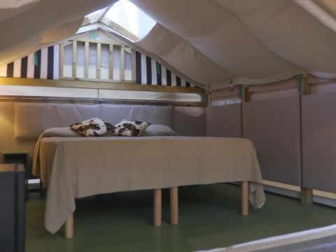 Tente en toile et en bois 2 personnes - Mini Lodge - sans sanitaire