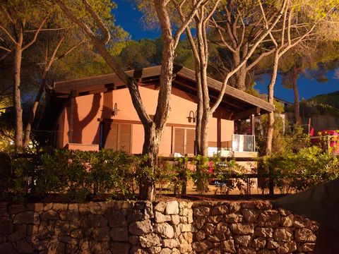 BUNGALOW 7 personnes - TIPO C (2 bungalows collés : 2 cuisines, 2 sdb)