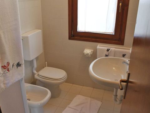 BUNGALOW 7 personnes - TIPO C (2 bungalows collés : 2 cuisines, 2 sdb)