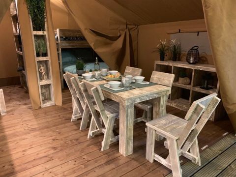 Tente en toile et en bois 5 personnes - Tente Woody 25m² 2Chambres SANS SANITAIRES
