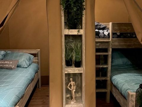 Tente en toile et en bois 5 personnes - Tente Woody 25m² 2Chambres SANS SANITAIRES