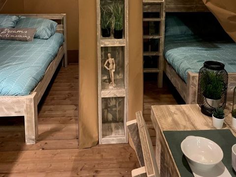 Tente en toile et en bois 5 personnes - Tente Woody 25m² 2Chambres SANS SANITAIRES