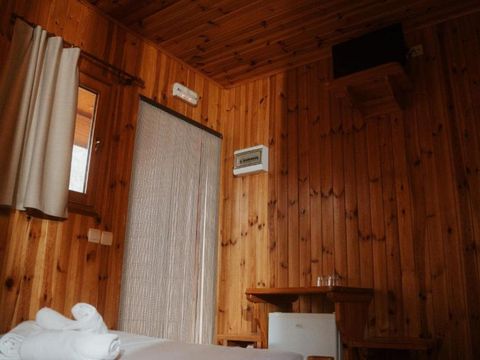 BUNGALOW 2 personnes - Bungalow pas de cuisine lit double