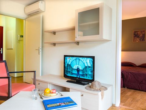 Hôtel & Résidence La Villa du Lac - Camping Ain - Image N°16