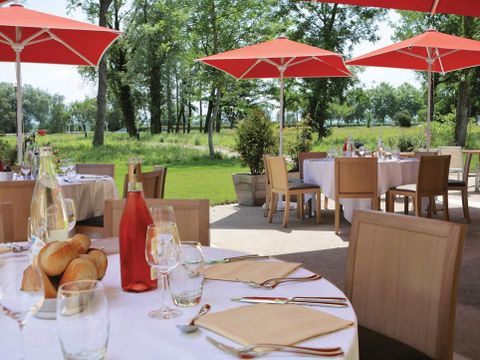 Hôtel & Résidence La Villa du Lac - Camping Ain - Image N°7
