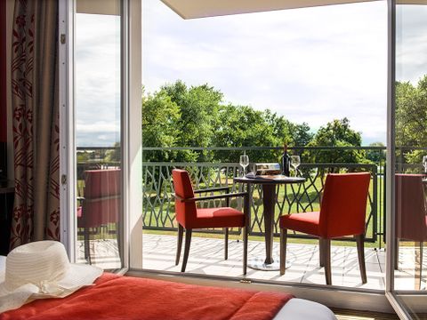 Hôtel & Résidence La Villa du Lac - Camping Ain - Image N°15