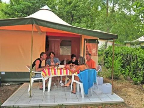 TENTE 4 personnes - Toilé meublé 20m² - 2 chambres - sans sanitaires
