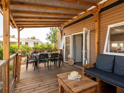 MOBILHOME 6 personnes - Premium | 3 Ch. | 6 Pers. | Terrasse Lounge | Clim. | TV