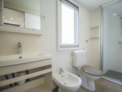 MOBILHOME 4 personnes - SUPÉRIEUR zone centrale