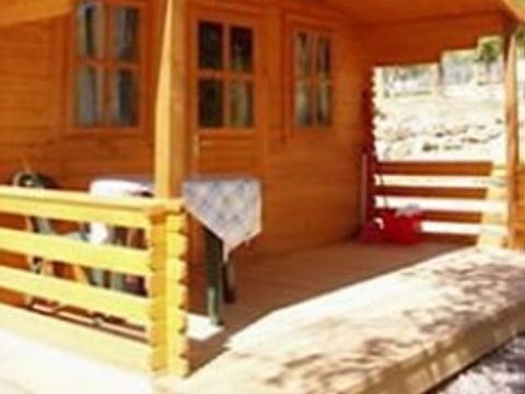 CHALET 4 personnes - Cabane en bois (sans cuisine, ou salle de bains) 4 pers