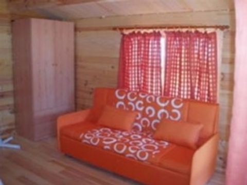 CHALET 2 personnes - Cabane en bois (sans cuisine, ou salle de bains) 2/4 pers