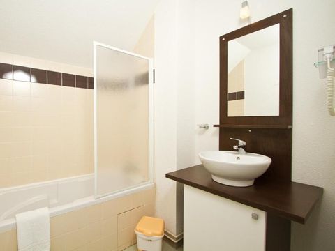APPARTEMENT 6 personnes - 2P/6 avec cabine - 6 adultes