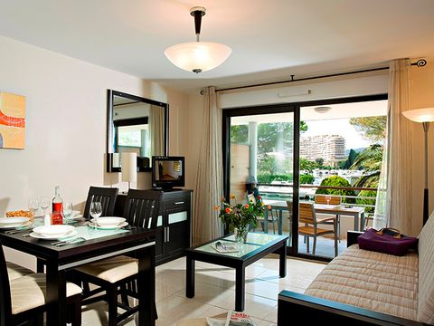 APPARTEMENT 6 personnes - PMR 53 m² avec terrasse