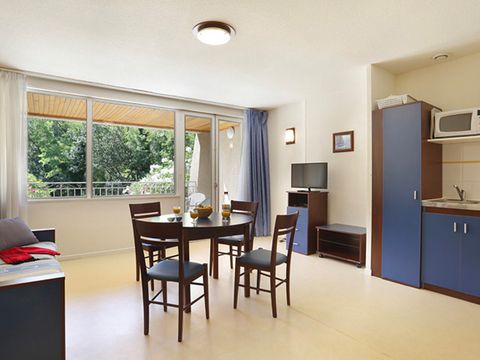 STUDIO 5 personnes - Avec coin nuit 5 personnes