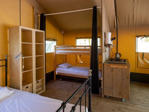 Tente en toile et en bois 5 personnes - Tente Lodge COMBARELLES 35m² sans sanitaire 5 pers