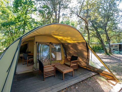 Tente en toile et en bois 4 personnes - Tente LUXE 35m² sans sanitaire