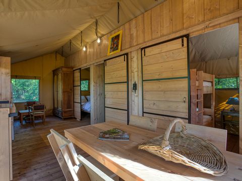 TENTE 6 personnes - Tente Lodge NEANDERTAL 55m² avec sanitaires 6 pers