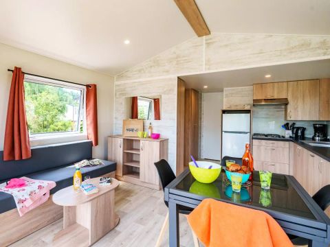 MOBILHOME 4 personnes - 3 Pièces 4 Personnes + TV - 4 soleils