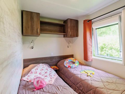MOBILHOME 4 personnes - 3 Pièces 4 Personnes + TV - 4 soleils