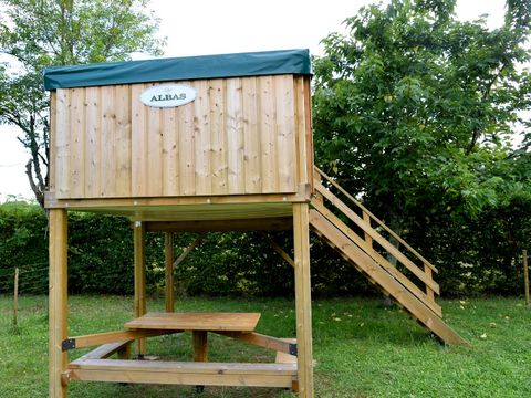 HÉBERGEMENT INSOLITE 2 personnes - Tente sur pilotis Albas 2