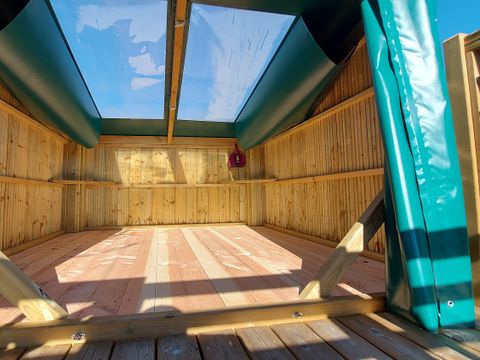 HÉBERGEMENT INSOLITE 2 personnes - Tente sur pilotis Albas 2