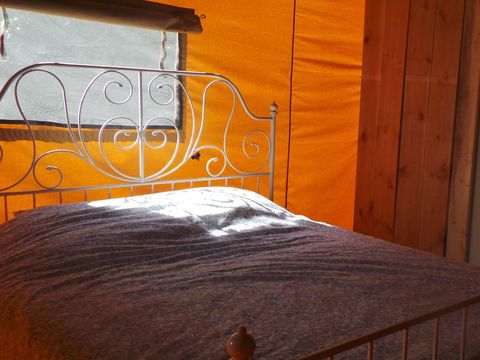 TENTE TOILE ET BOIS 4 personnes - SAFARI DE LUXE +, sans sanitaires