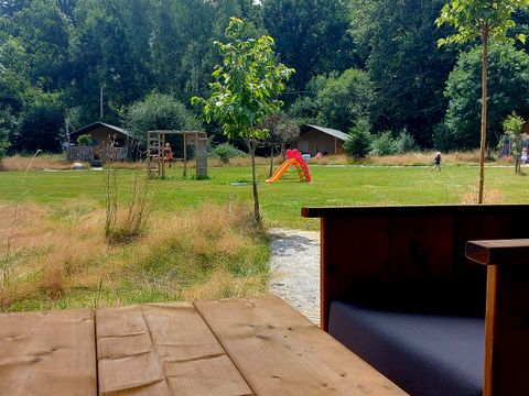 TENTE TOILE ET BOIS 6 personnes - y compris les installations sanitaires