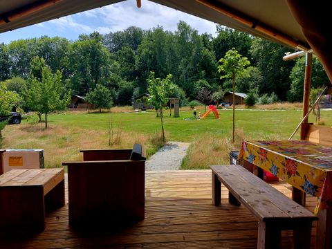 Tente en toile et en bois 6 personnes - y compris les installations sanitaires