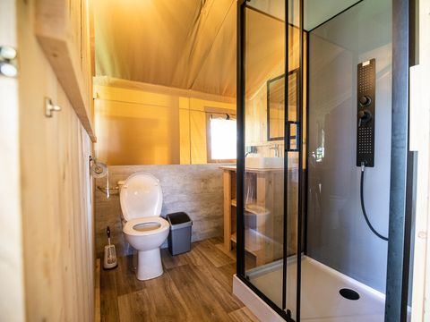 Tente en toile et en bois 6 personnes - y compris les installations sanitaires