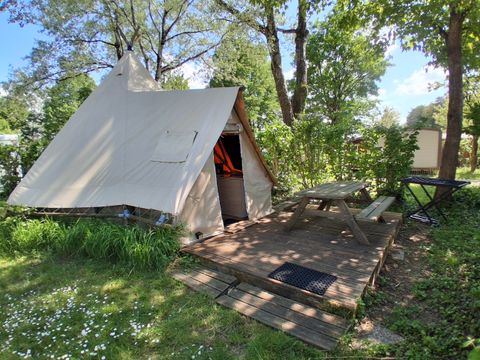 HÉBERGEMENT INSOLITE 4 personnes - Tipi (sans sanitaires)