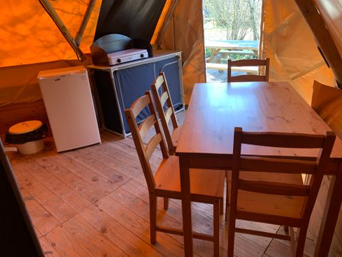 HÉBERGEMENT INSOLITE 4 personnes - Tipi (sans sanitaires)